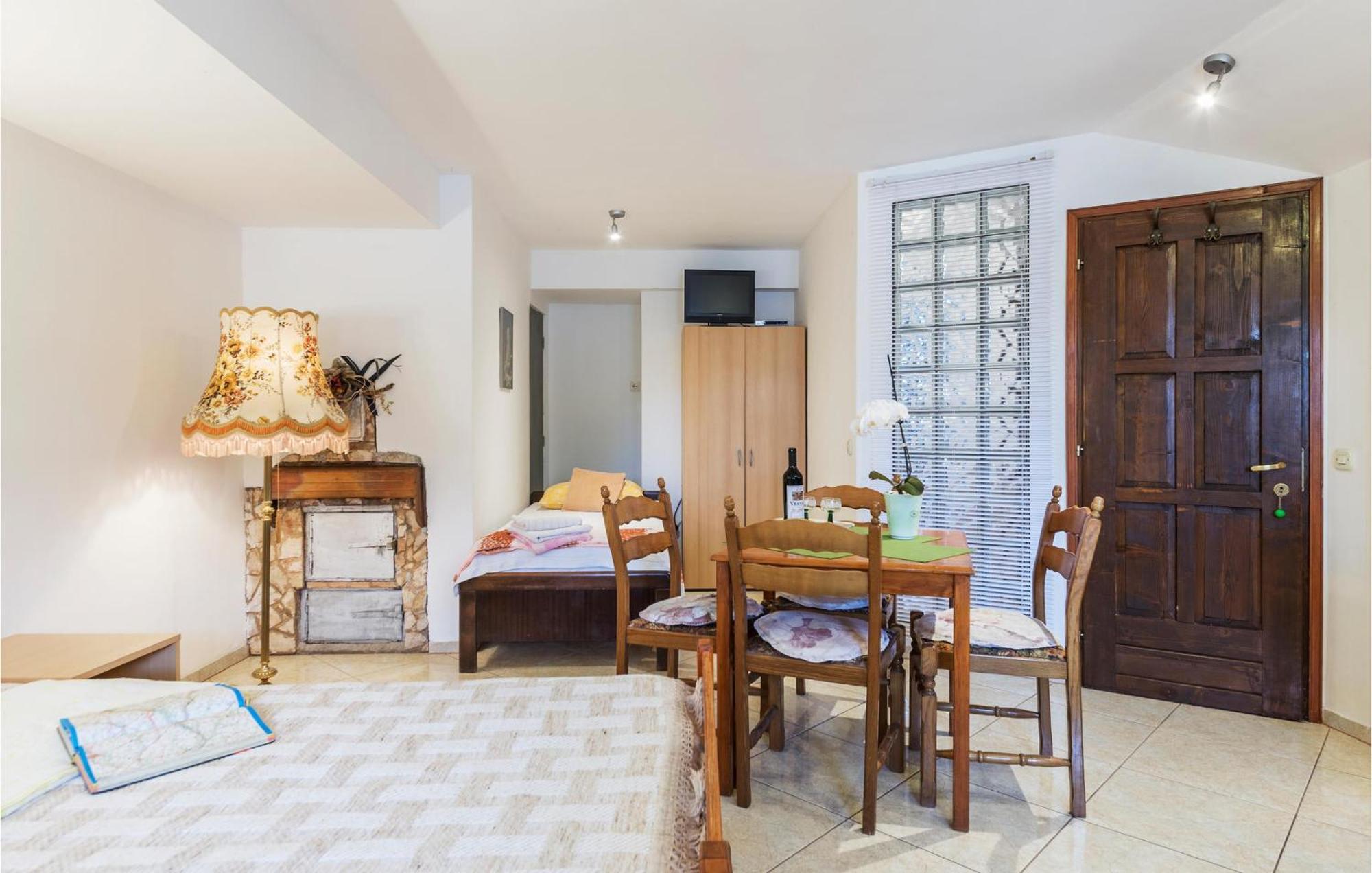 Awesome Studio In Pula With Wifi Luaran gambar