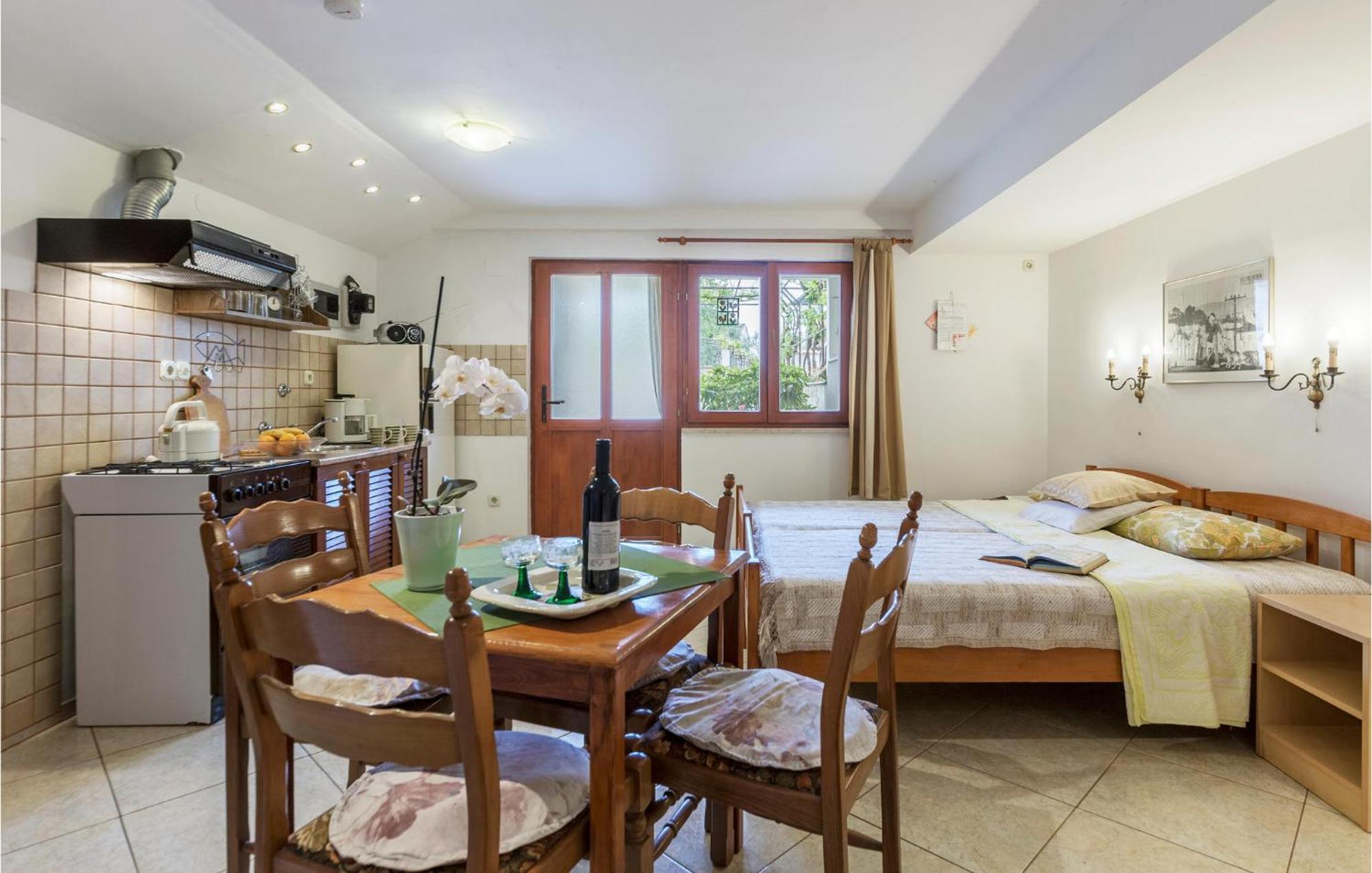 Awesome Studio In Pula With Wifi Luaran gambar