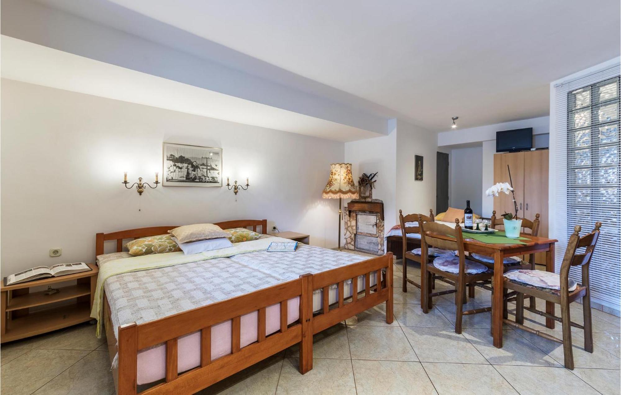 Awesome Studio In Pula With Wifi Luaran gambar