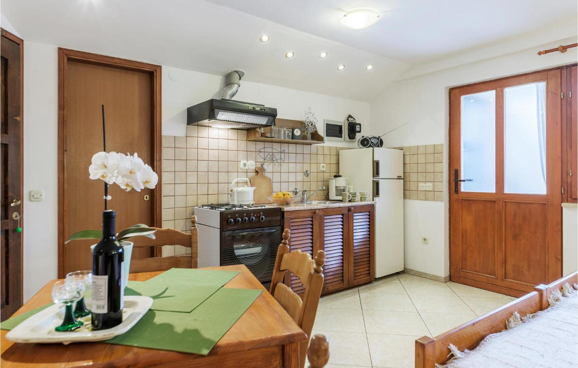 Awesome Studio In Pula With Wifi Luaran gambar